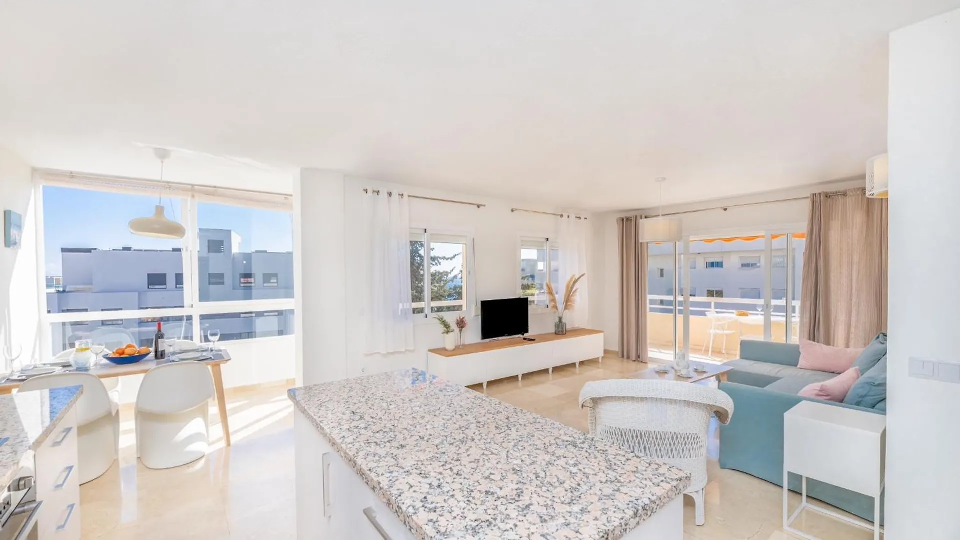 Sunny Apartment By Kura Homes Marbella